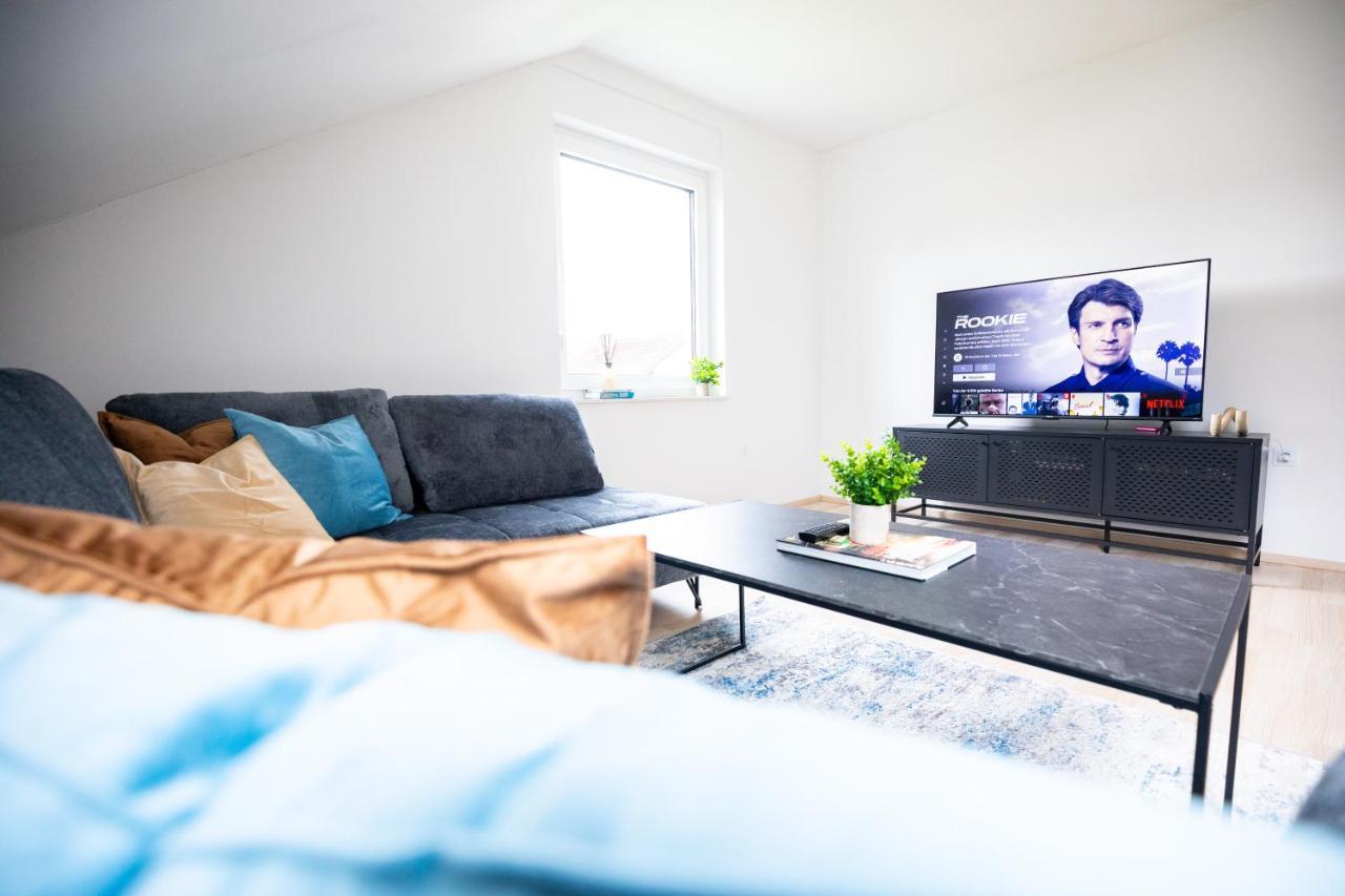 Design-Ferienwohnung In Kelberg Am Nuerburgring: Platz Fuer 6, Kueche, Wifi, Netflix מראה חיצוני תמונה